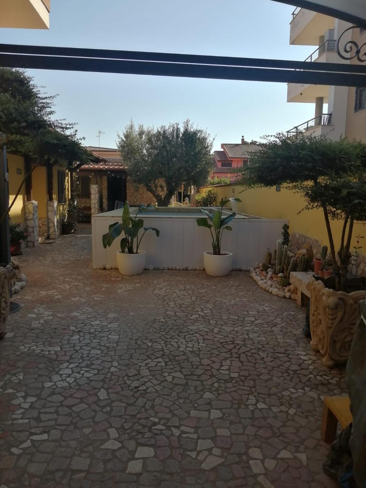 Eneahouse Hotel Fiumicino Exterior photo