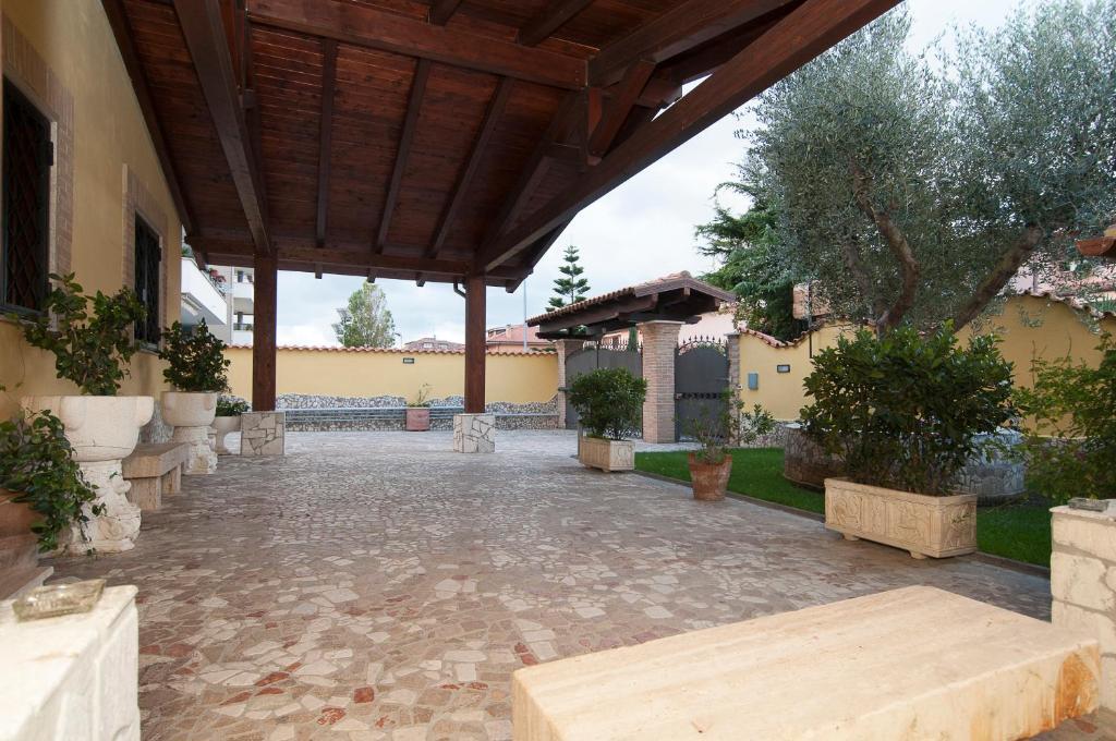 Eneahouse Hotel Fiumicino Exterior photo