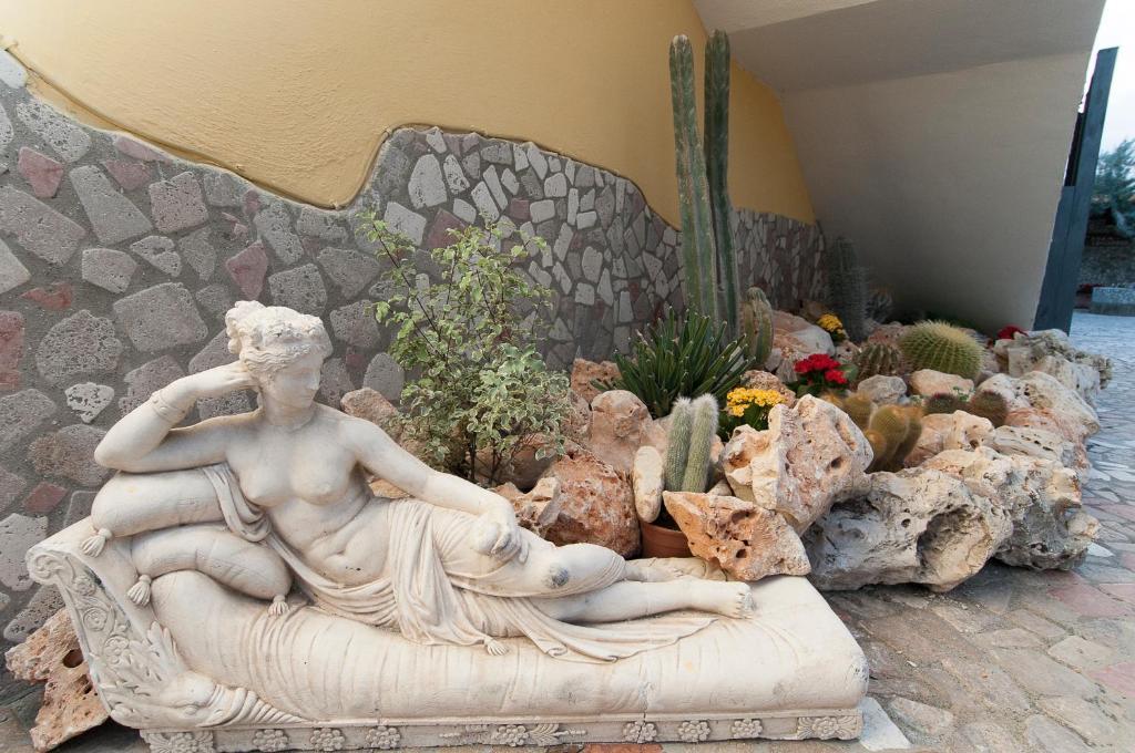 Eneahouse Hotel Fiumicino Exterior photo